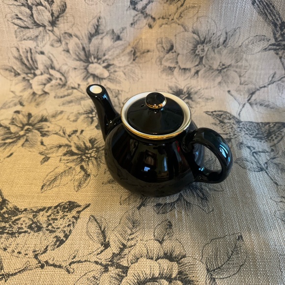 Hall Tea Pot Black with Gold Trim "Tea for One" Made in the USA" - Picture 5 of 9